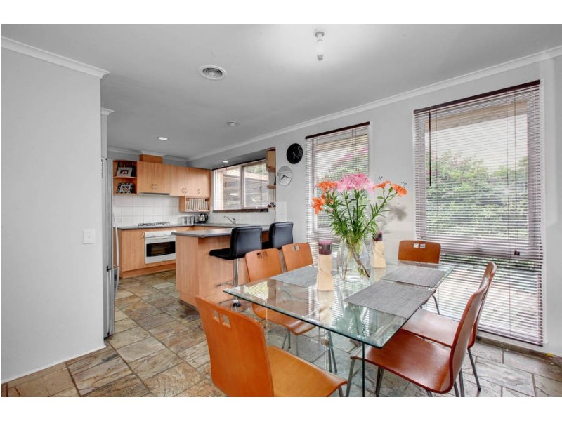 25 Empress Way, Melton West VIC 3337