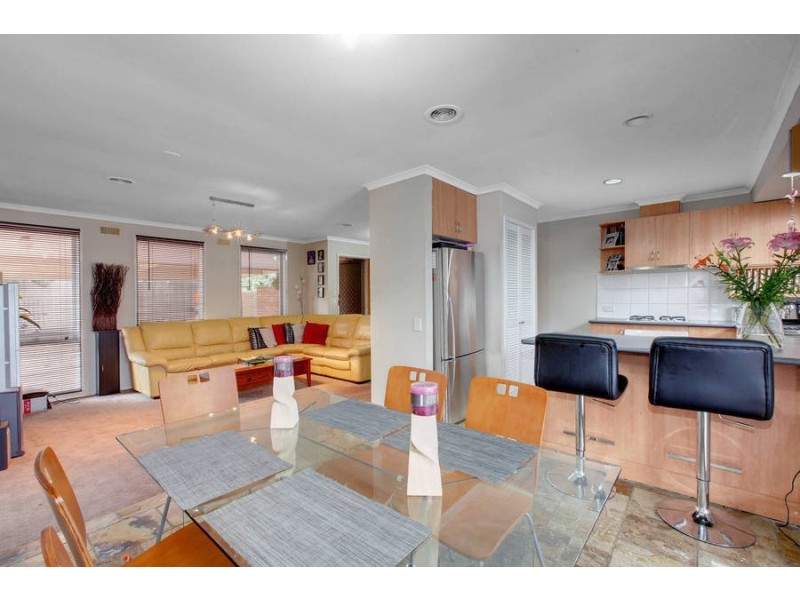 25 Empress Way, Melton West VIC 3337