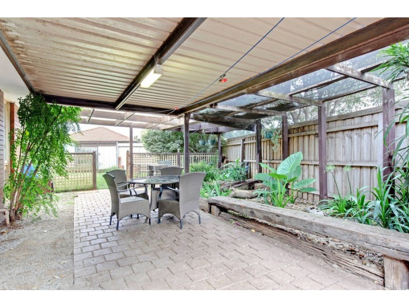 25 Empress Way, Melton West VIC 3337