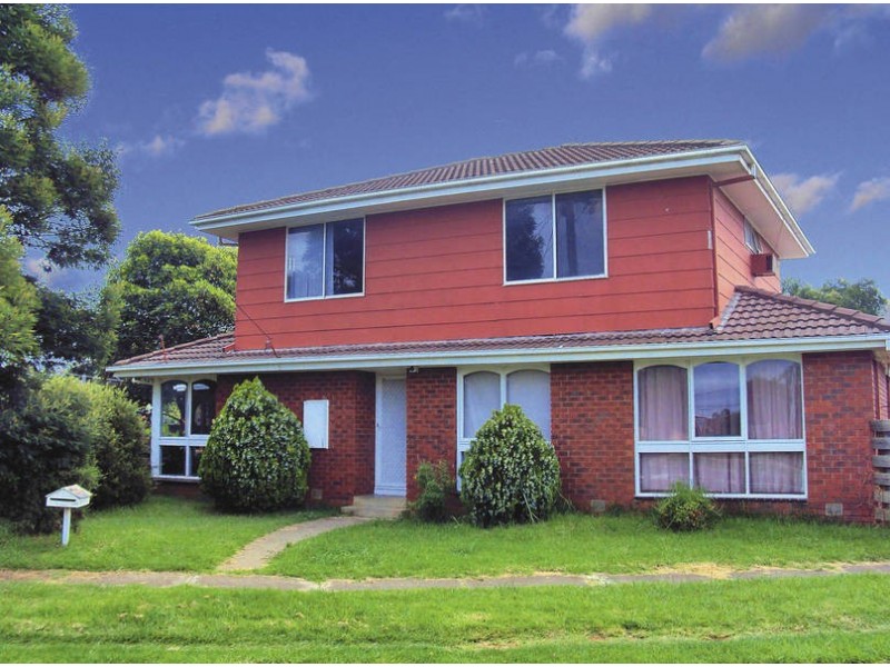 10 Mitchell Road, Melton South VIC 3338