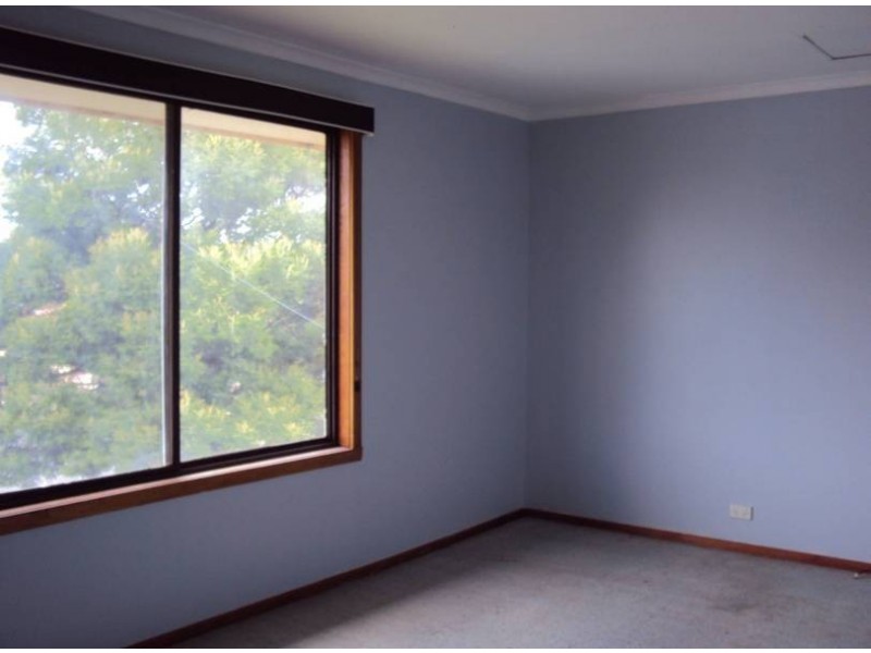 10 Mitchell Road, Melton South VIC 3338