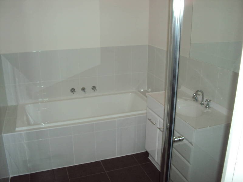 32 The Embankment, Kurunjang VIC 3337