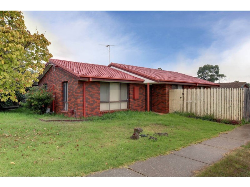 23 Wilson Road, Melton South VIC 3338