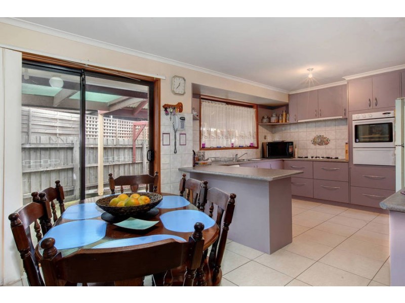 23 Wilson Road, Melton South VIC 3338