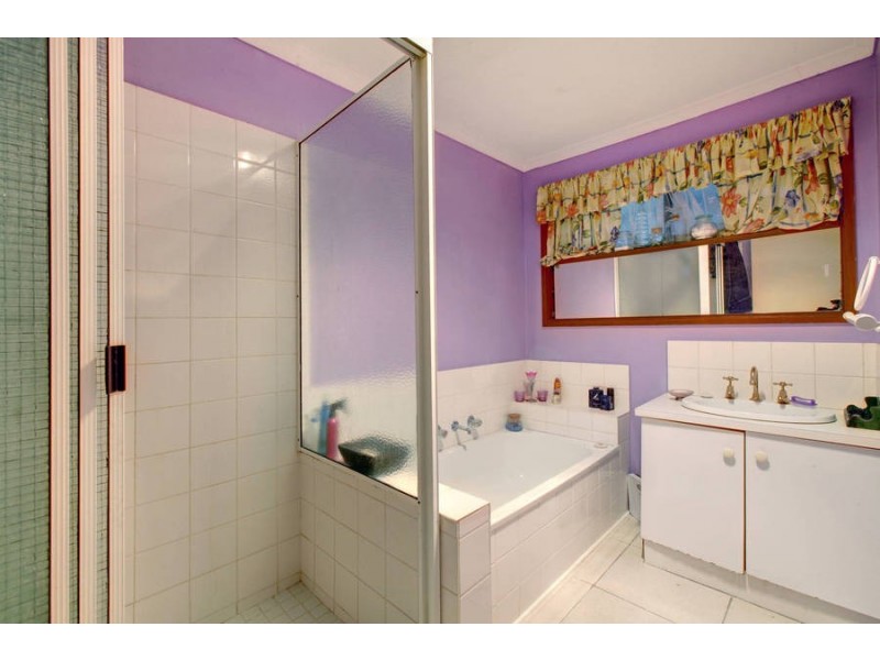 23 Wilson Road, Melton South VIC 3338