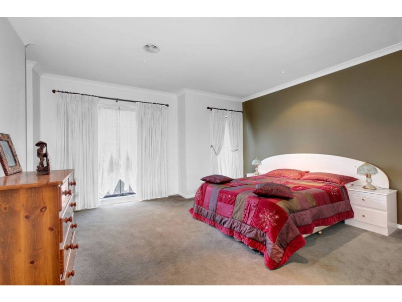 11 Skipton Street, Kurunjang VIC 3337