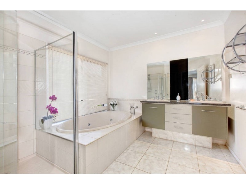 11 Skipton Street, Kurunjang VIC 3337