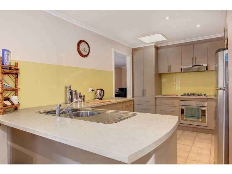 13 Moss Street, Melton South VIC 3338