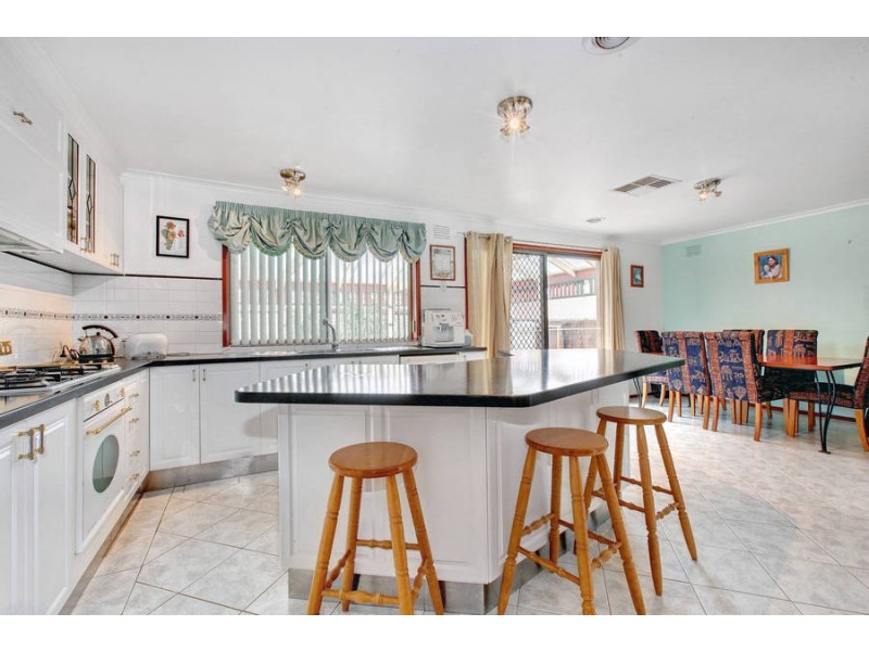 25 Tulloch Avenue, Kurunjang VIC 3337