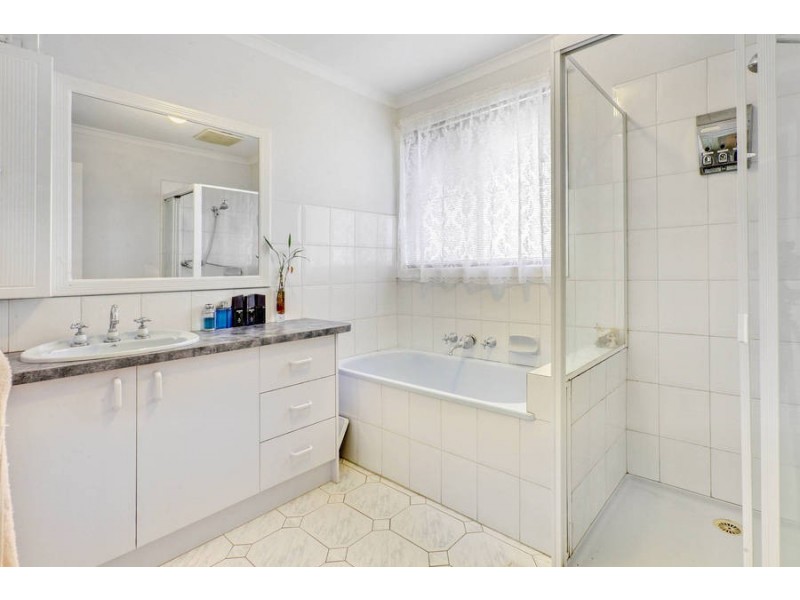 13 Rimfire Court, Melton West VIC 3337