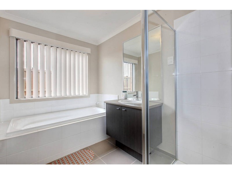 9 Oak Park Drive, Melton West VIC 3337