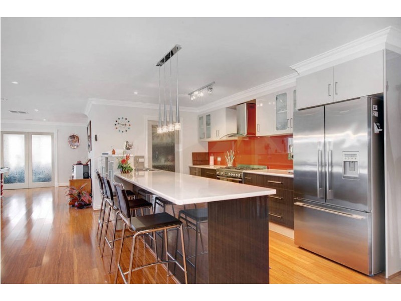 8 Claret Ash Boulevard, Melton West VIC 3337