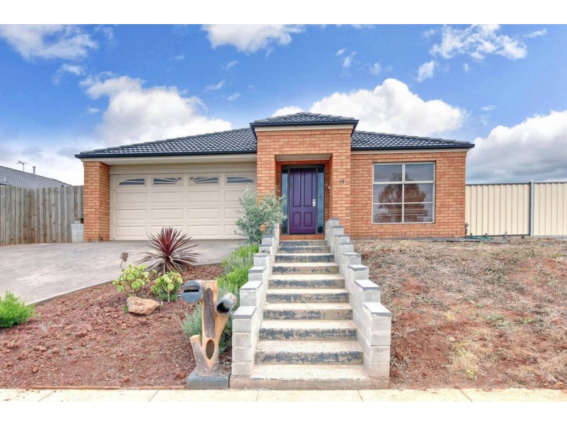 38 Dalray Crescent, Kurunjang VIC 3337