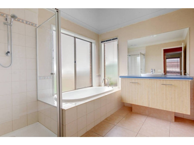 38 Dalray Crescent, Kurunjang VIC 3337