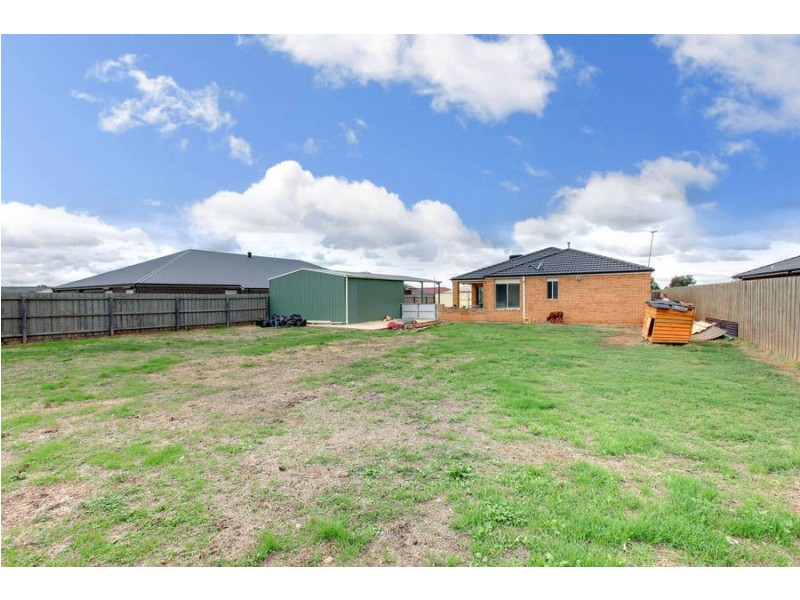 38 Dalray Crescent, Kurunjang VIC 3337