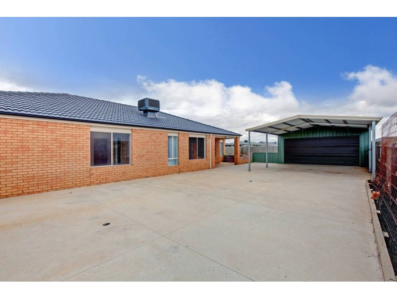 38 Dalray Crescent, Kurunjang VIC 3337