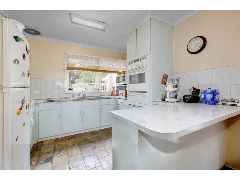 52 Grace Street, Melton South VIC 3338