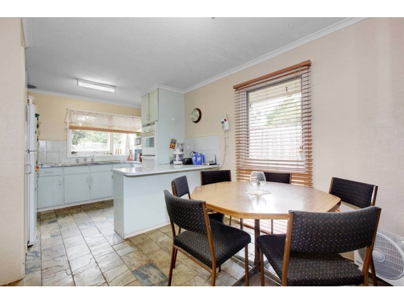 52 Grace Street, Melton South VIC 3338