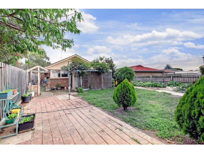 52 Grace Street, Melton South VIC 3338