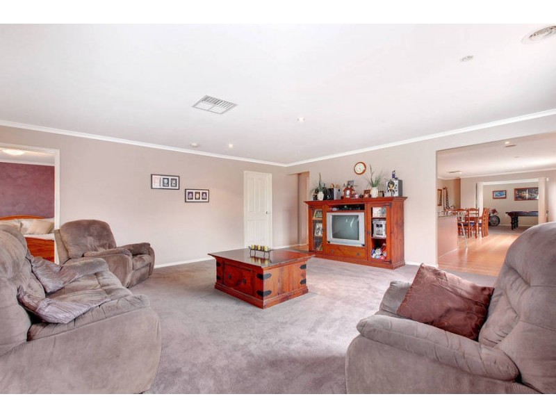 2 Hyperno Court, Kurunjang VIC 3337