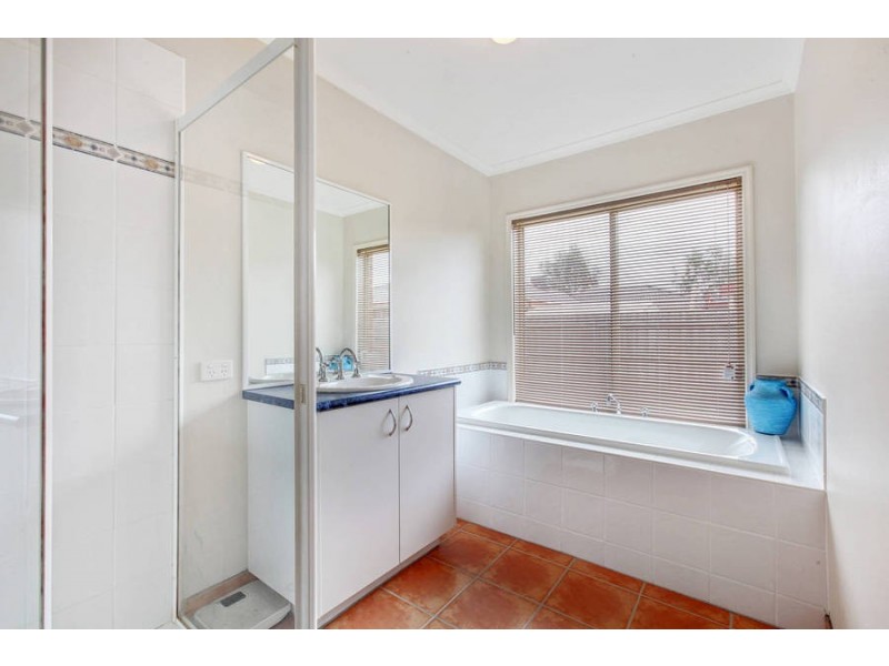 2 Hyperno Court, Kurunjang VIC 3337