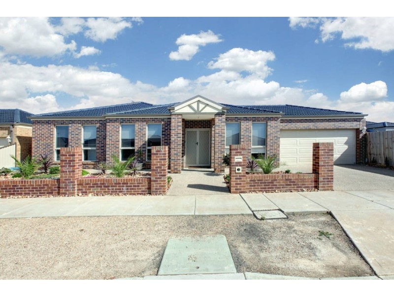 2/1 Alex Court, Kurunjang VIC 3337