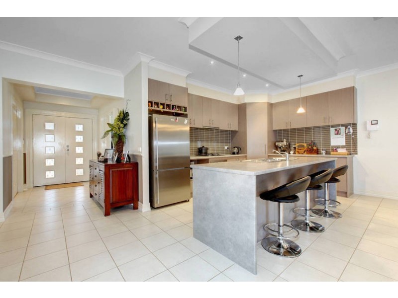 2/1 Alex Court, Kurunjang VIC 3337