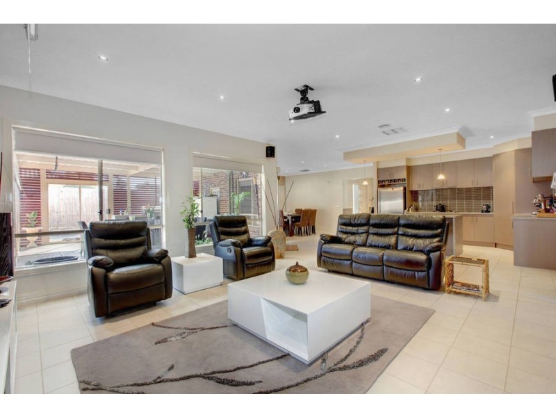 2/1 Alex Court, Kurunjang VIC 3337