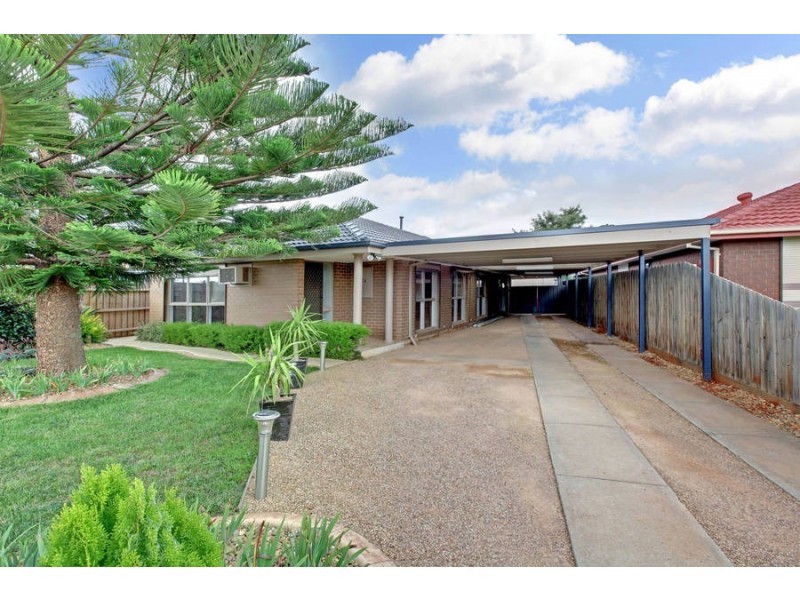 74 Rees Road, Melton South VIC 3338