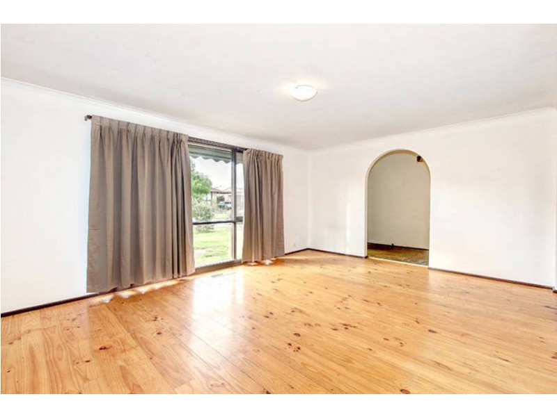 11 Hawkins Place, Melton VIC 3337