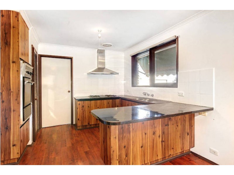 11 Hawkins Place, Melton VIC 3337