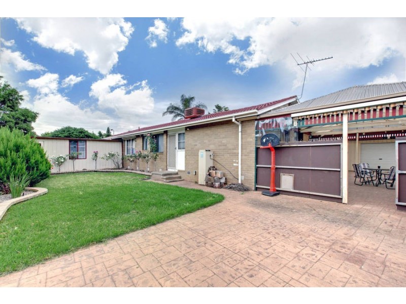 25 Tulloch Avenue, Kurunjang VIC 3337