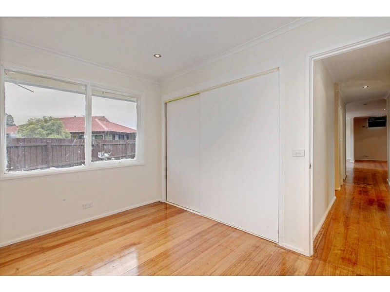 37 Rathdowne Circuit, Melton West VIC 3337