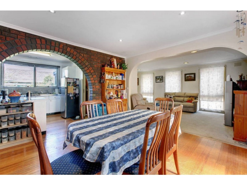 4 Andrew Street, Melton South VIC 3338