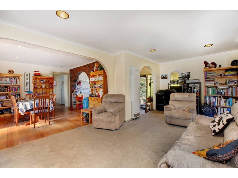 4 Andrew Street, Melton South VIC 3338