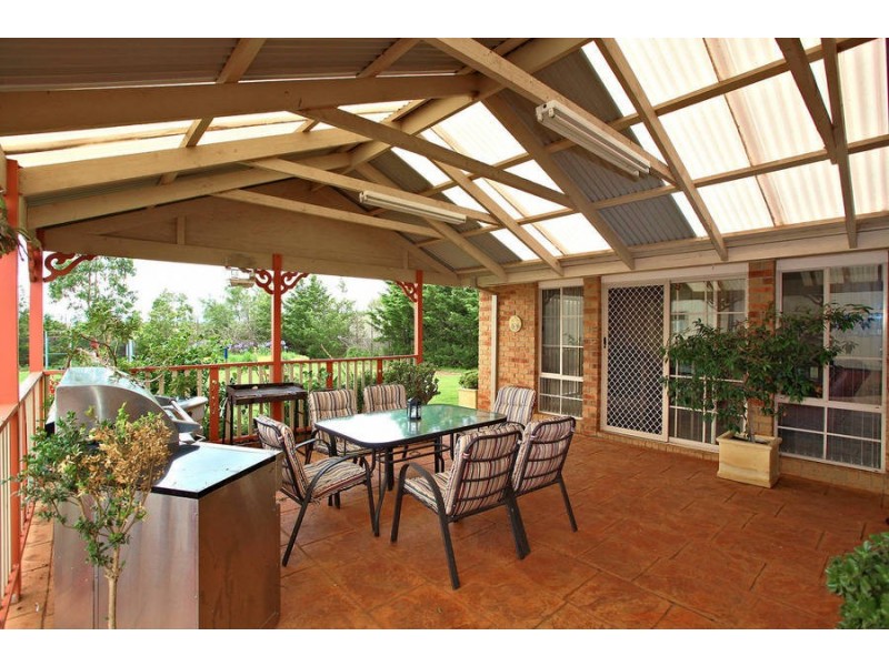 52 Maplewood Close, Brookfield VIC 3338