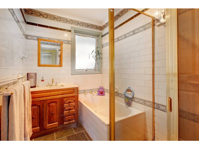 6 Neerim Street, Melton South VIC 3338