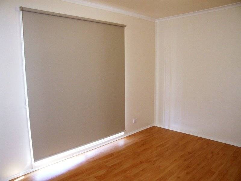 1/8 Denny Place, Melton South VIC 3338