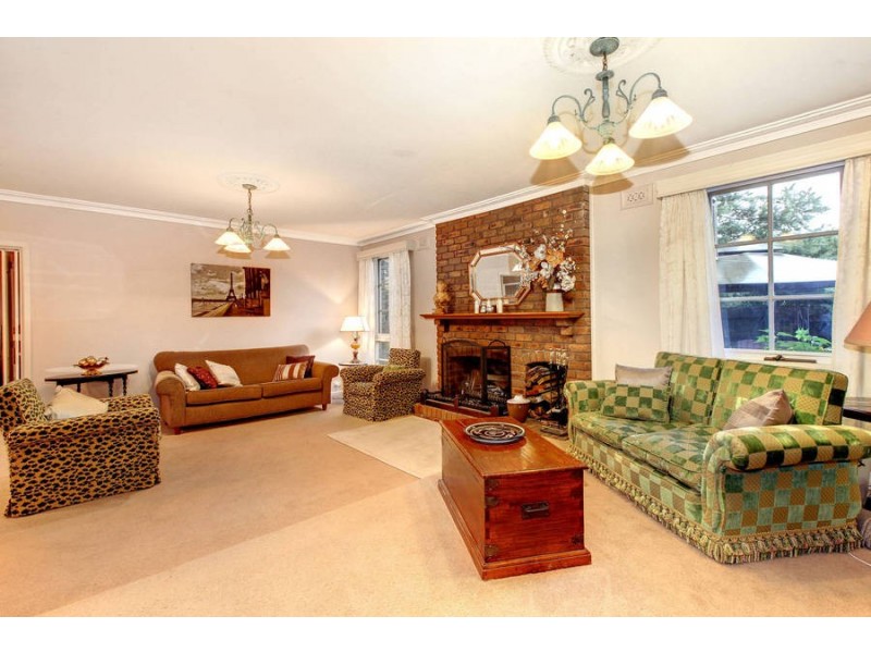 4 Pinkerton Street, Melton VIC 3337