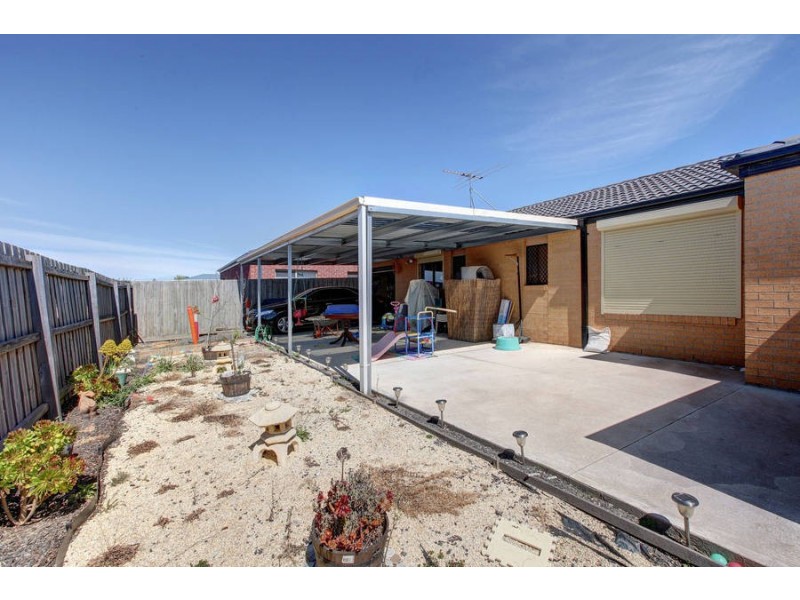 30 Caitlyn Drive, Melton West VIC 3337