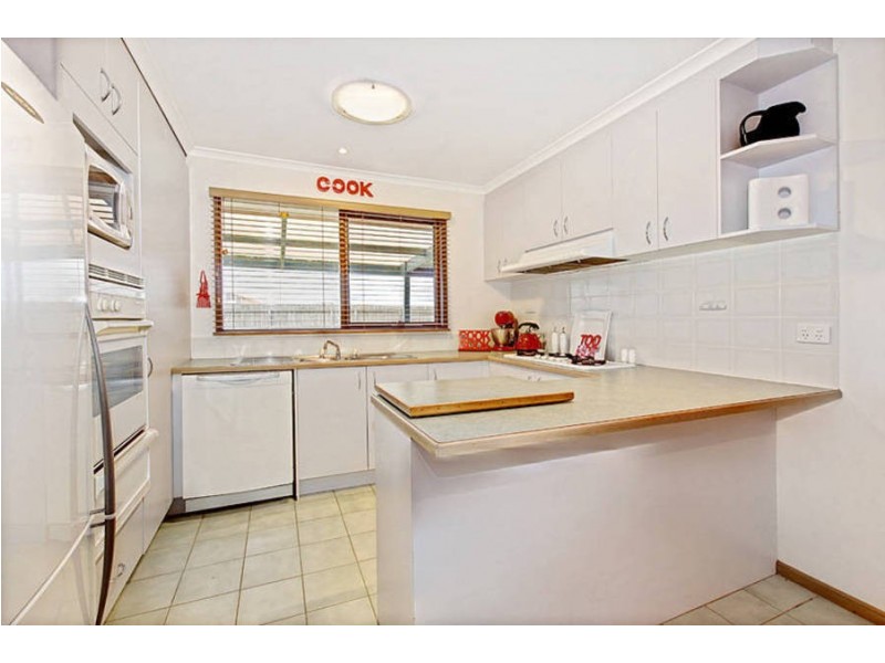 2 Eliana Close, Melton West VIC 3337