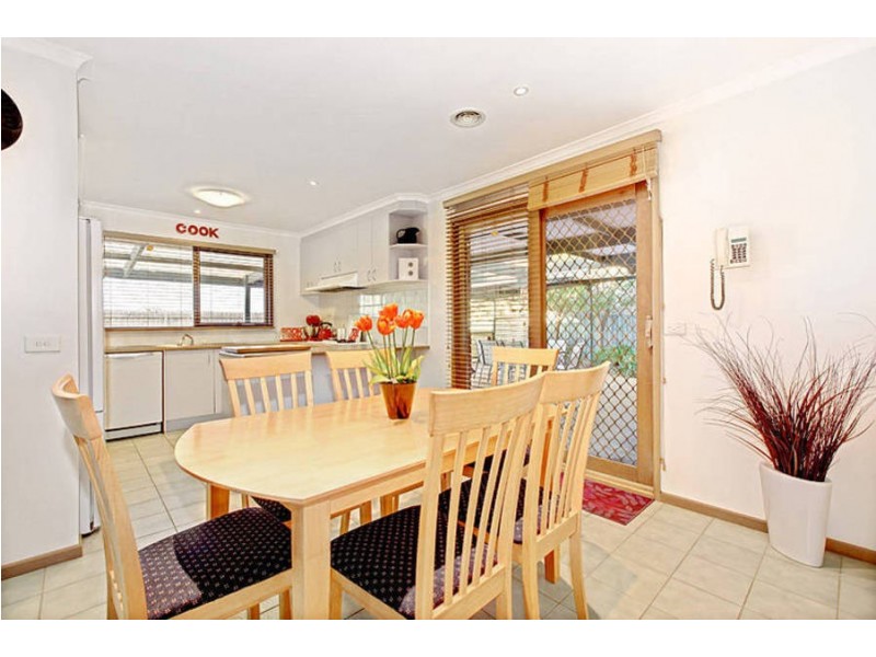 2 Eliana Close, Melton West VIC 3337