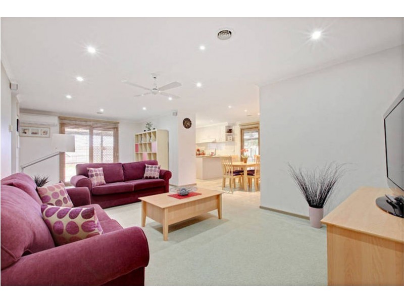 2 Eliana Close, Melton West VIC 3337