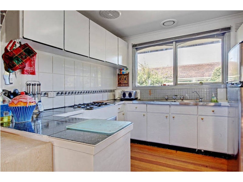 4 Andrew Street, Melton South VIC 3338