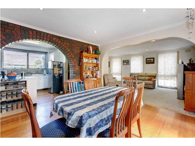 4 Andrew Street, Melton South VIC 3338