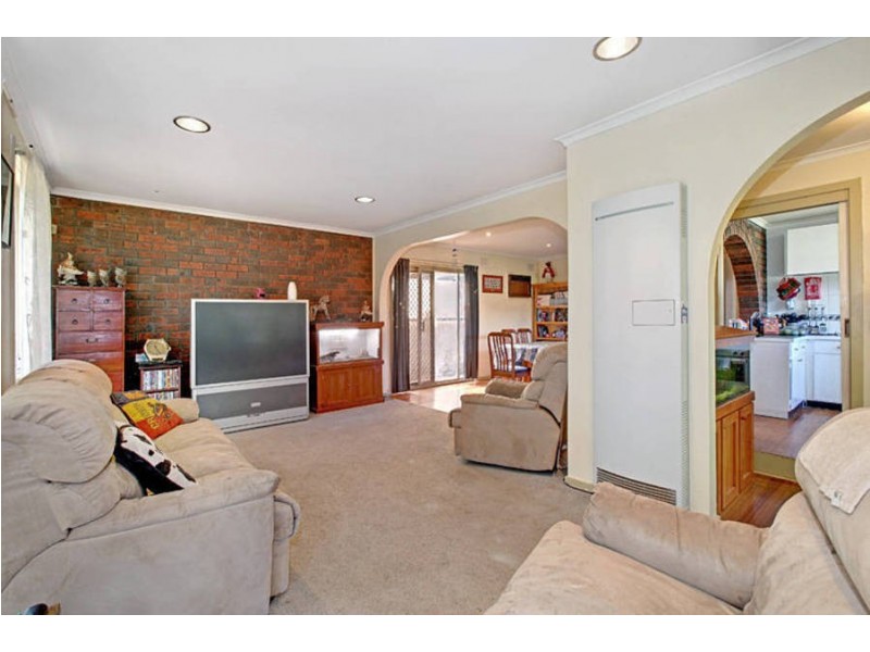 4 Andrew Street, Melton South VIC 3338