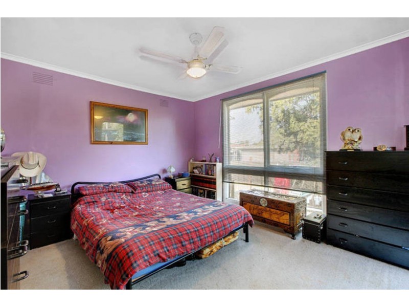 4 Andrew Street, Melton South VIC 3338