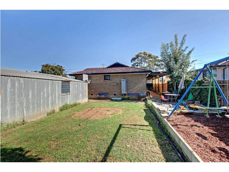 4 Andrew Street, Melton South VIC 3338