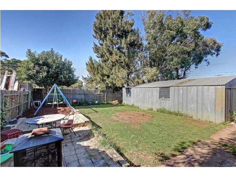 4 Andrew Street, Melton South VIC 3338