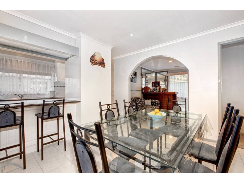 30 Callanan Drive, Melton South VIC 3338